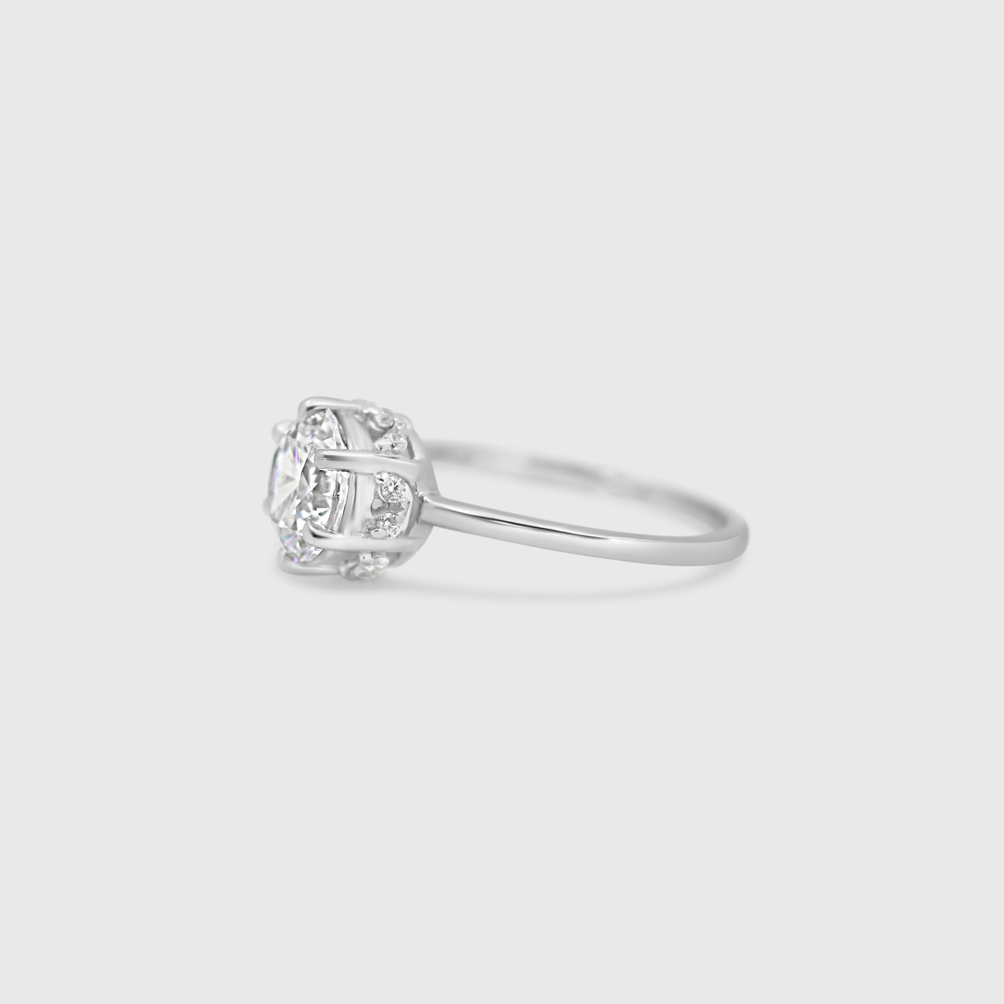 "Vera" Ring - Moissanite Collection