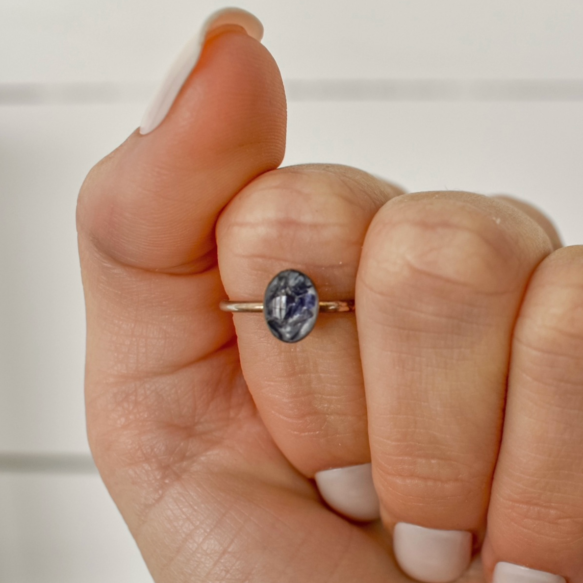 10k White Gold Oval Ring