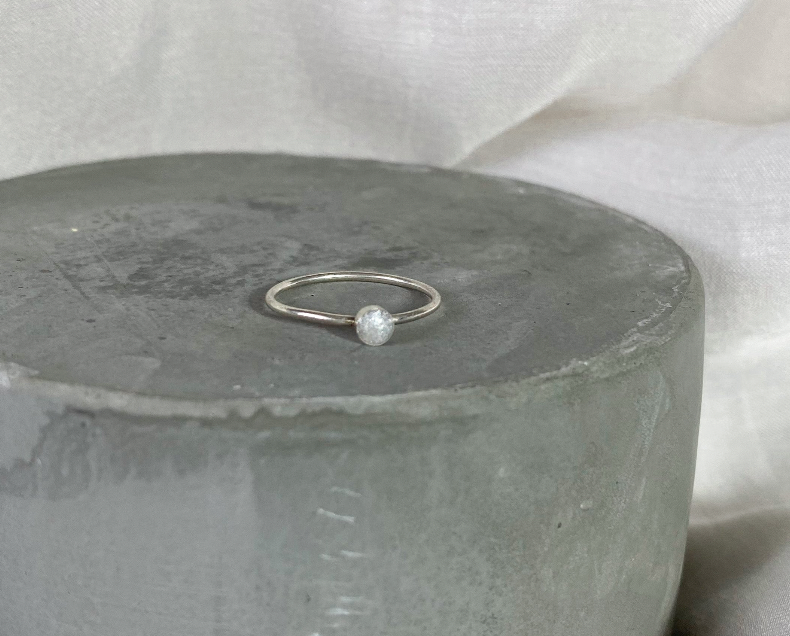 Dainty Round Ring