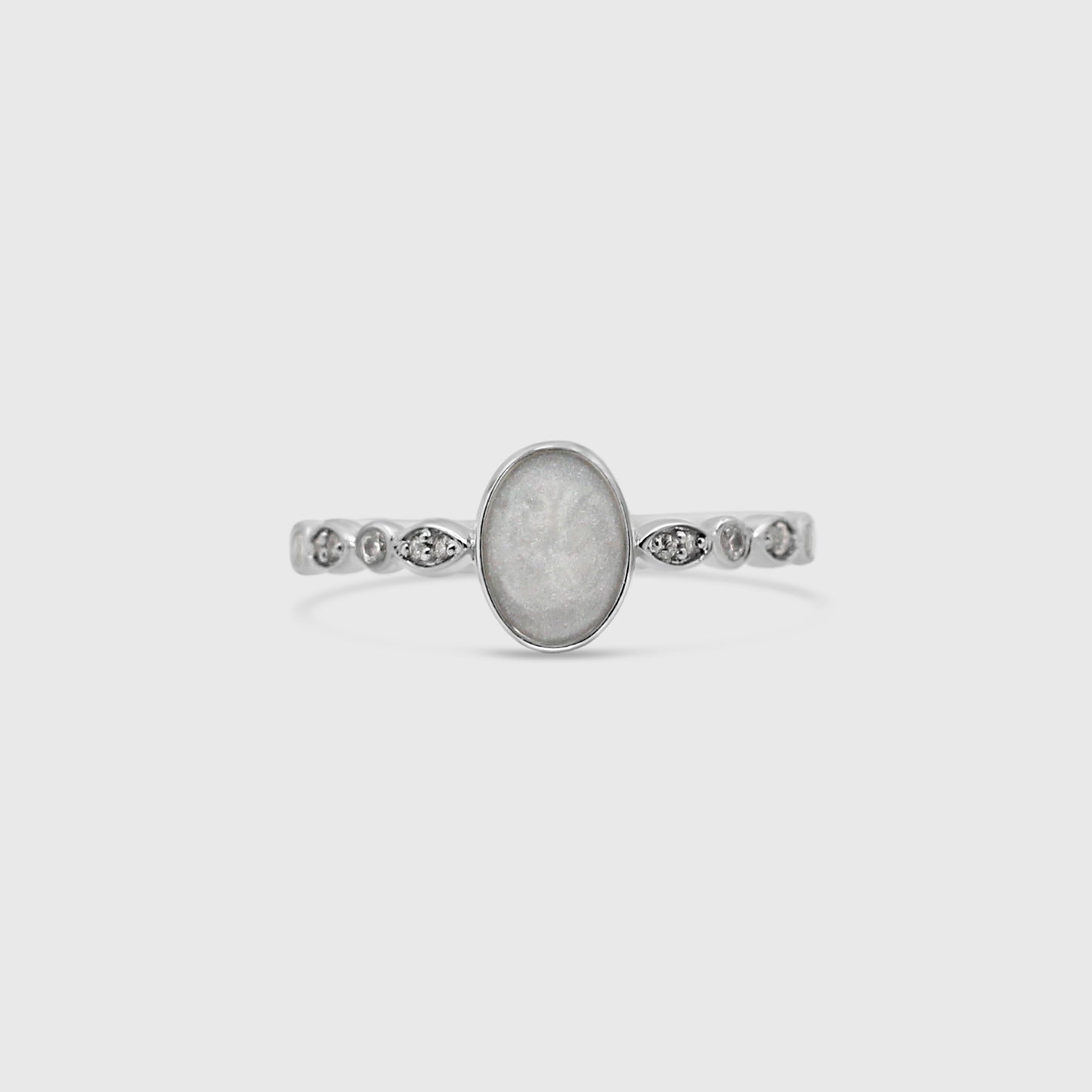 Elegant Oval Ring