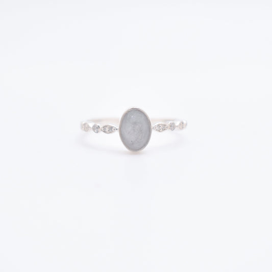 Elegant Oval Ring