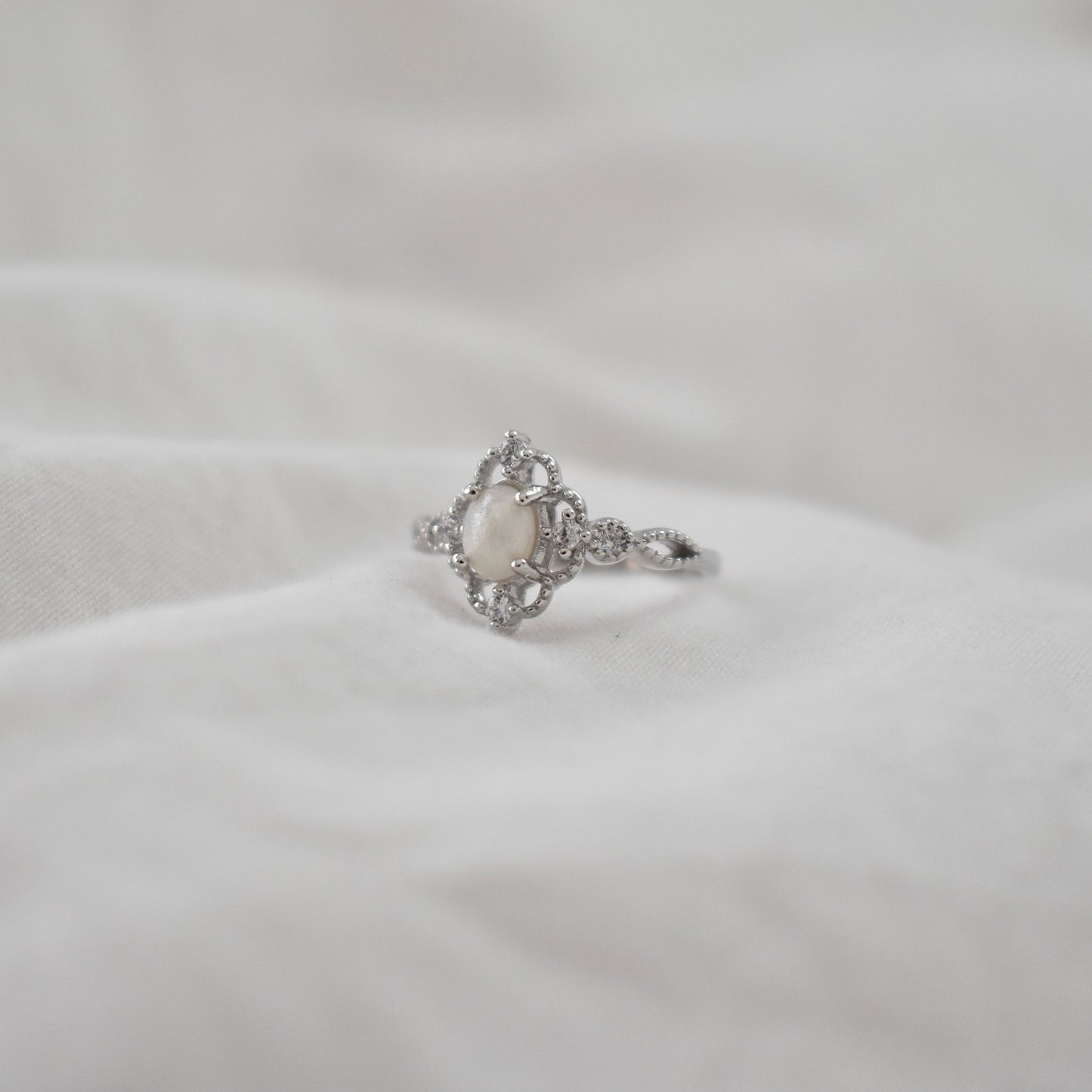 Vintage Lace Oval Ring