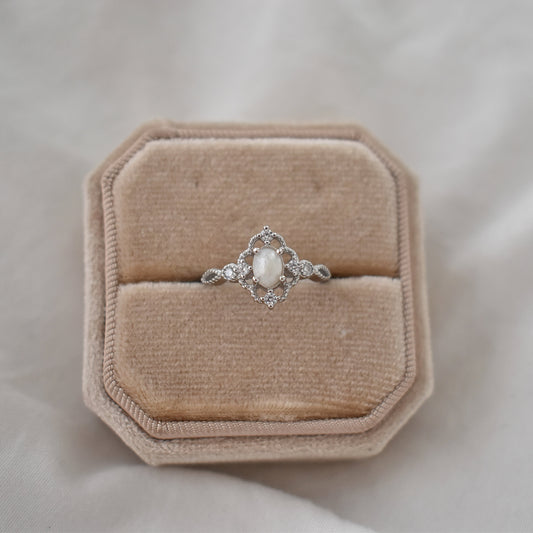 Vintage Lace Oval Ring