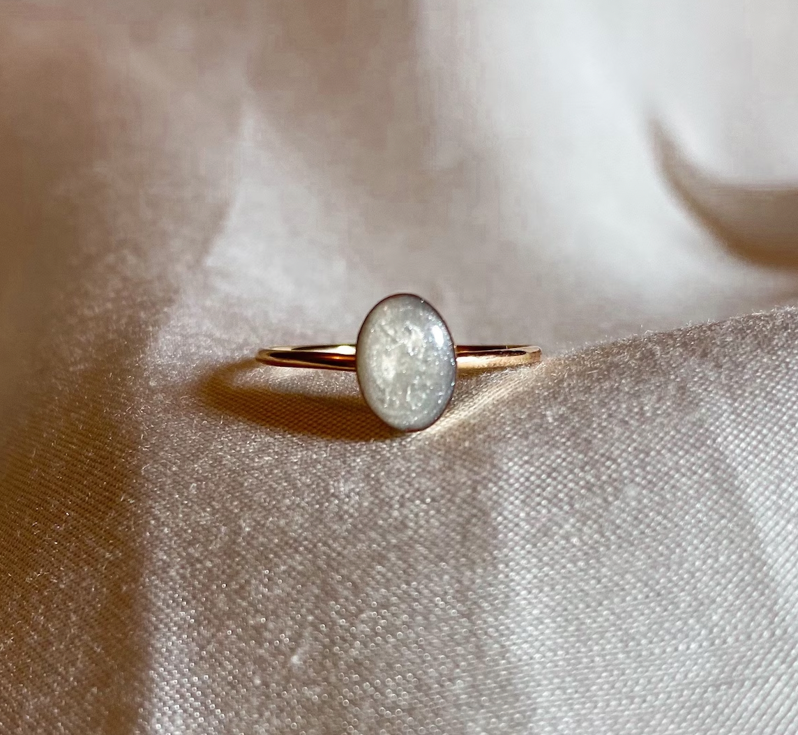 Classic Oval Ring