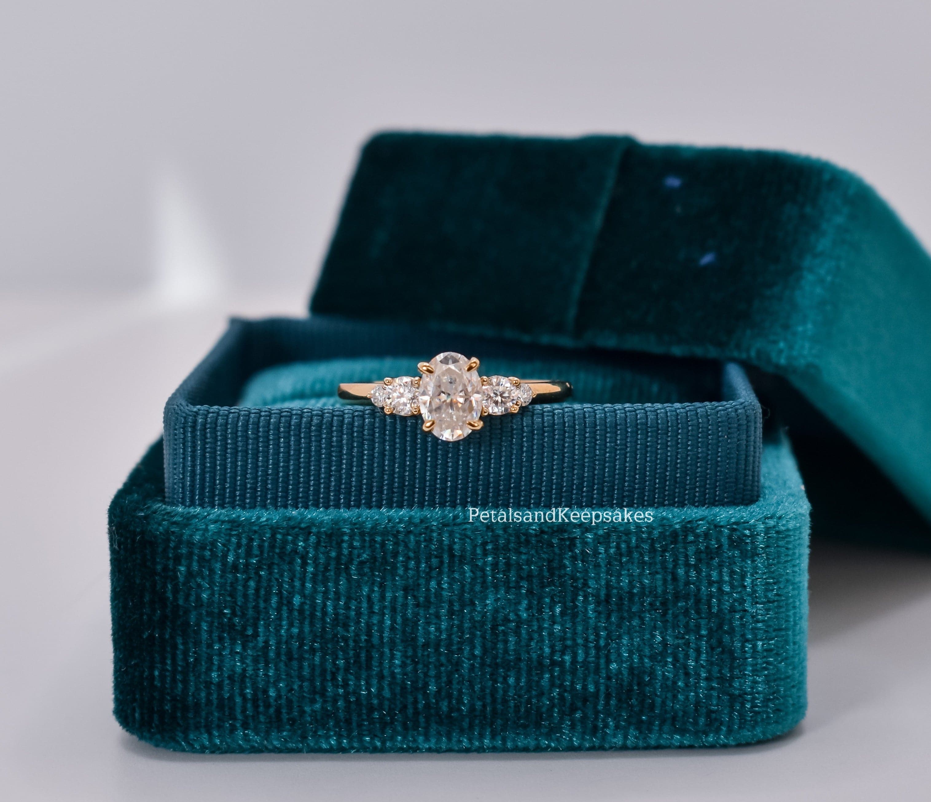 "Evelyn" Ring - Moissanite Collection