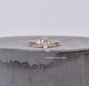 "Evelyn" Ring - Moissanite Collection
